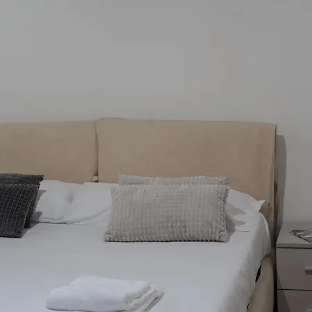 Duplex Open Space With Private Courtyard In Center Prázdninový dům