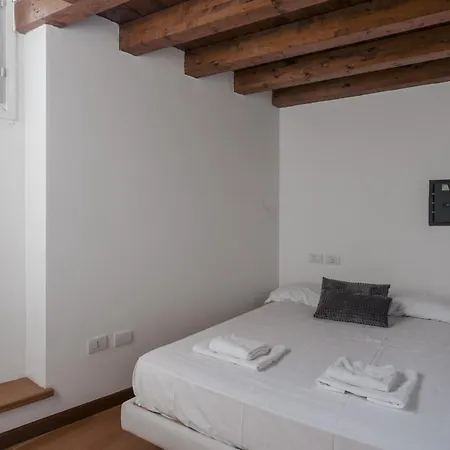Duplex Open Space With Private Courtyard In Center Prázdninový dům *