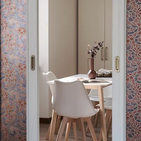 Duplex Open Space With Private Courtyard In Center Prázdninový dům Desenzano del Garda