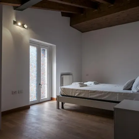 Duplex Open Space With Private Courtyard In Center *