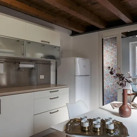 Duplex Open Space With Private Courtyard In Center *