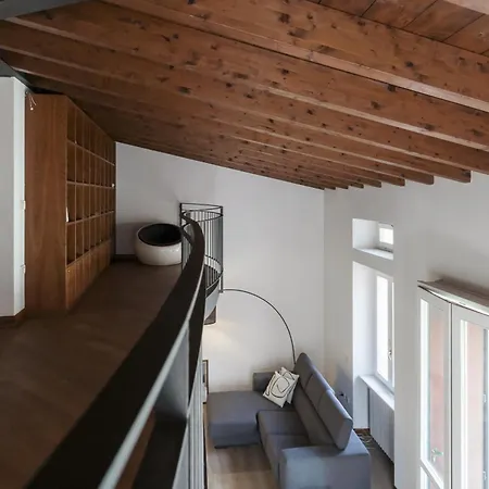 Duplex Open Space With Private Courtyard In Center Prázdninový dům Desenzano del Garda