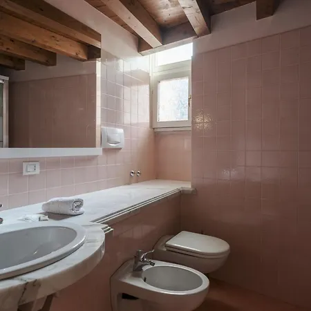 Prázdninový dům Duplex Open Space With Private Courtyard In Center Desenzano del Garda